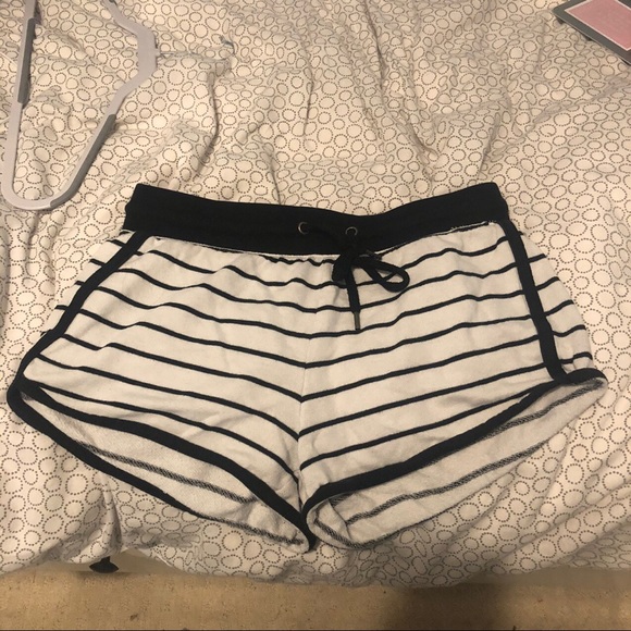 lounge shorts - Picture 3 of 4